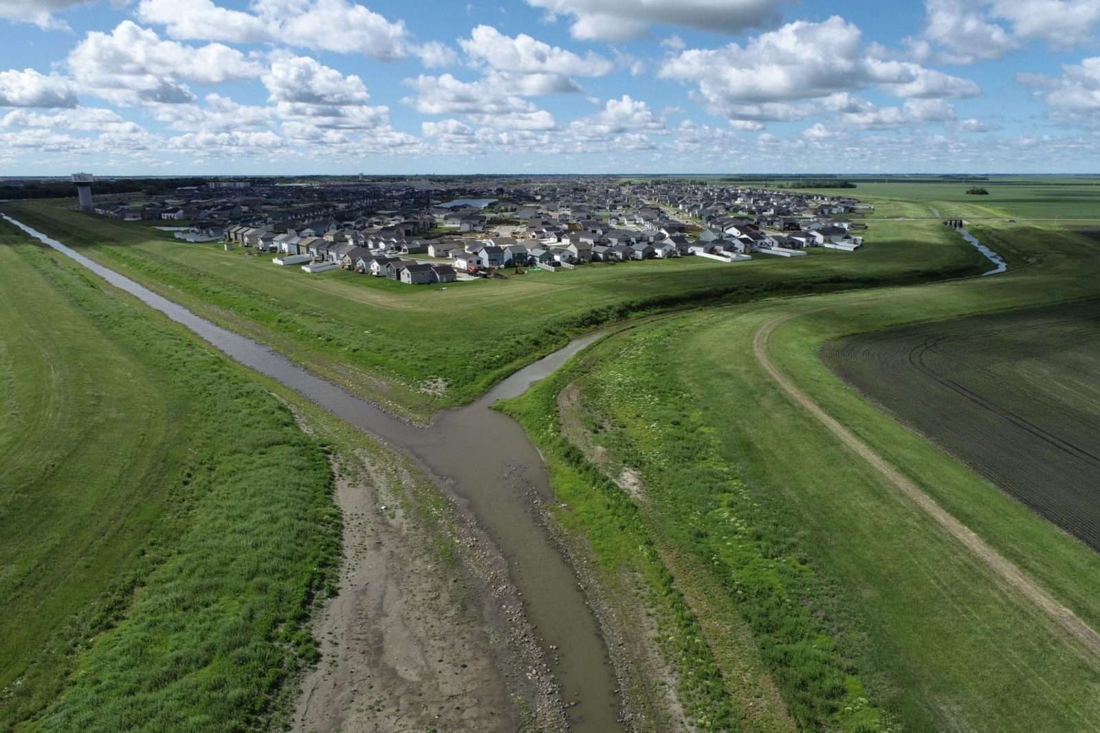 Sheyenne River Diversion Providing Protection Since 1992 Moore Engineering, Inc.