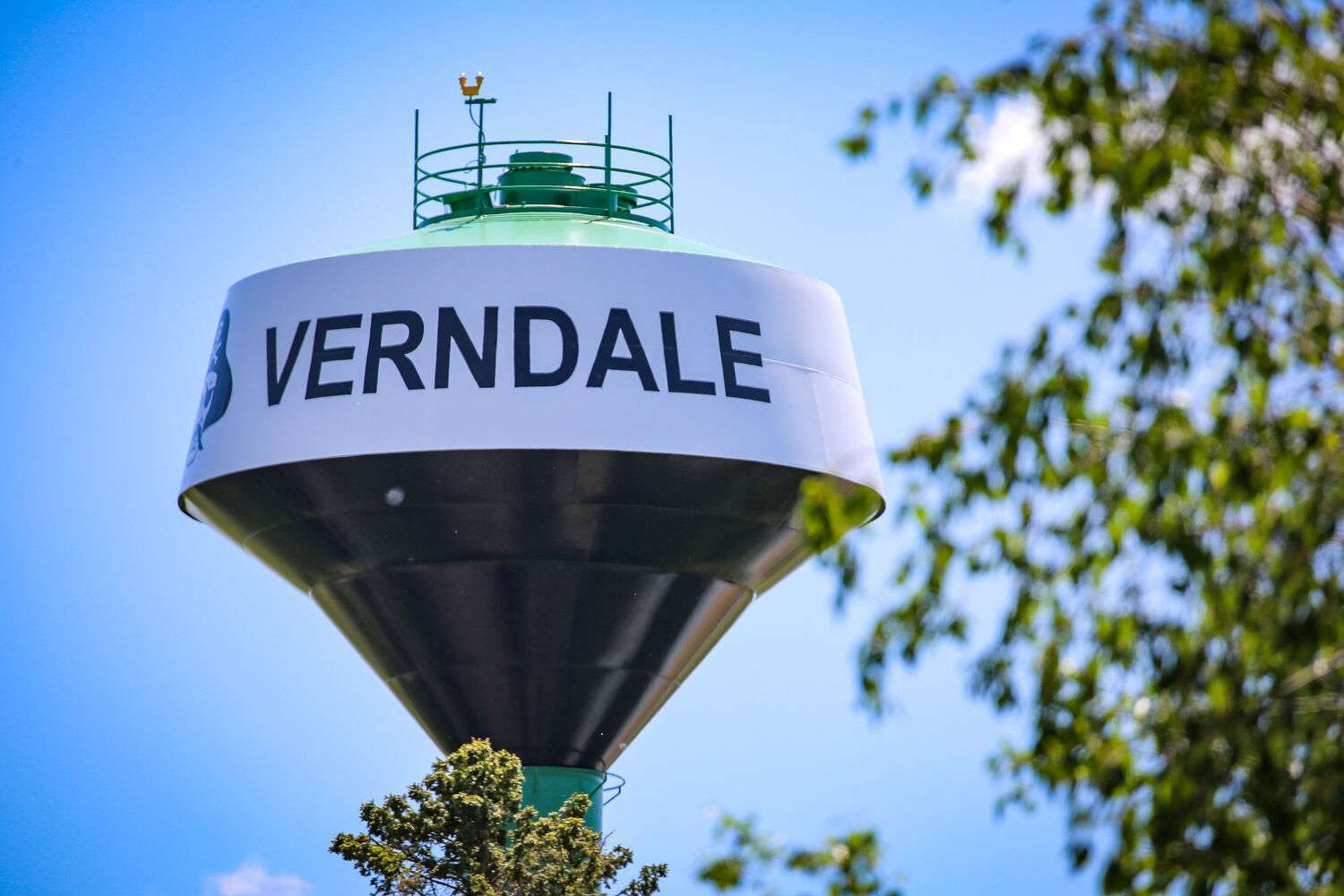 Water tower in Verndale, Minnesota designed by Moore Engineering